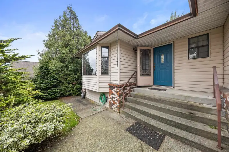 5553 181A STREET - photo 3 of 38