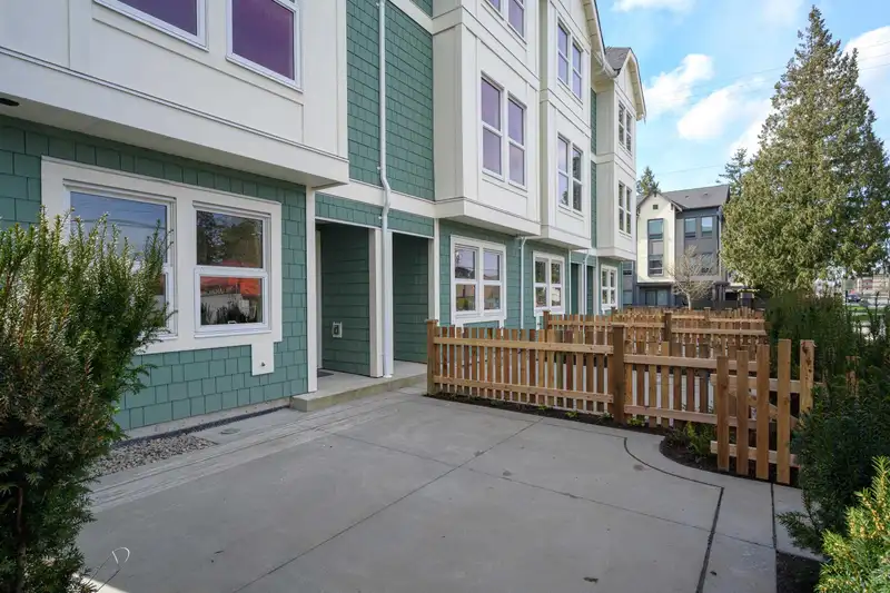 1 4788 54A STREET - photo 4 of 39