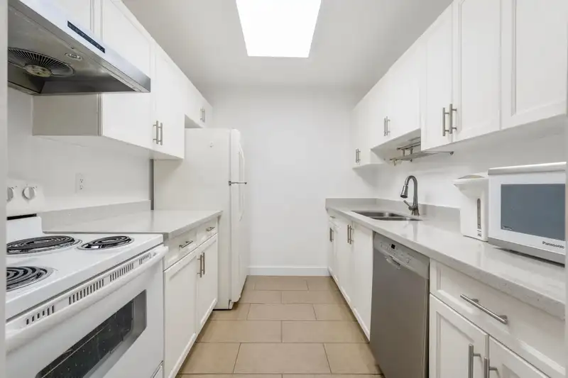 901 7100 GILBERT ROAD - photo 4 of 19