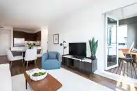 402 1061 MARINE DRIVE - thumbnail 6