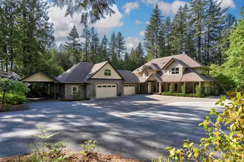23669 128 CRESCENT - photo 1 of 29