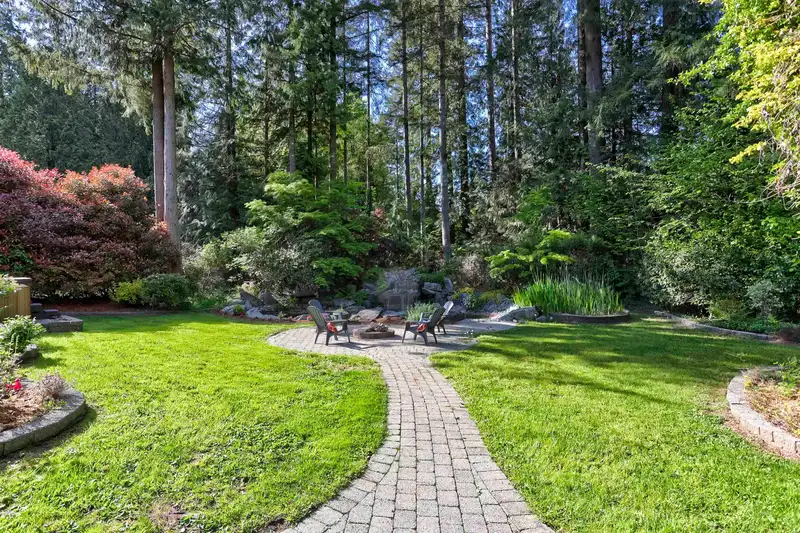 23669 128 CRESCENT - photo 3 of 29