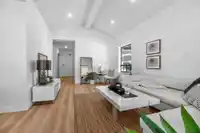 307 1460 MARTIN STREET - thumbnail 10