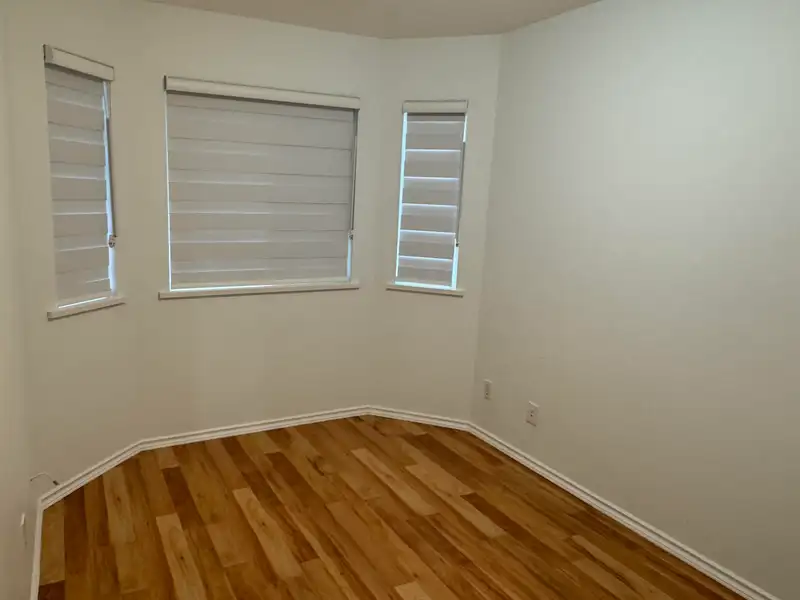 21499 51B AVENUE - photo 4 of 30