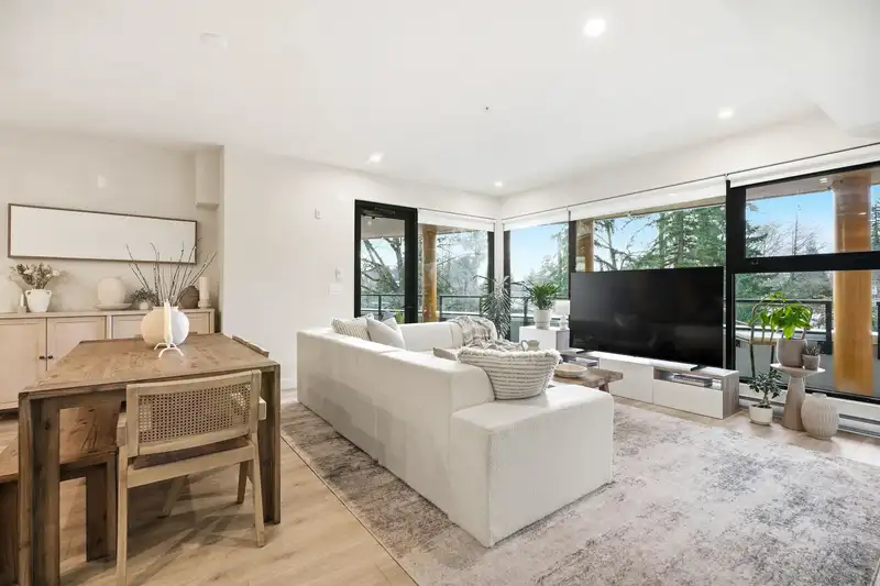 338 2635 KING GEORGE BOULEVARD - photo 4 of 33