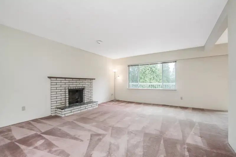 8228 WEDGEWOOD STREET - photo 4 of 40