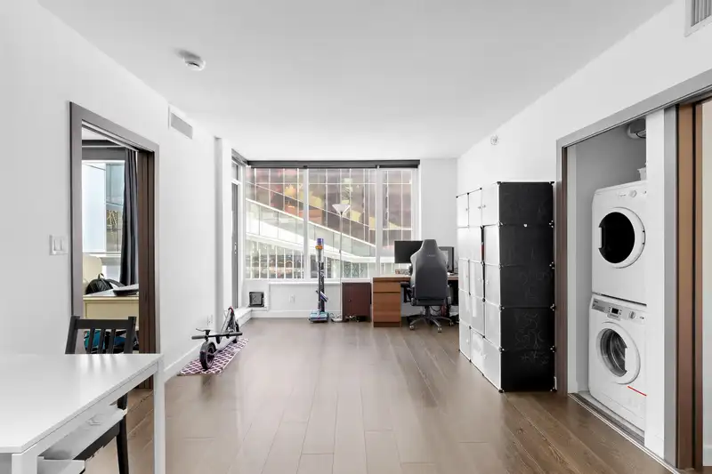 351 38 SMITHE STREET - photo 4 of 26