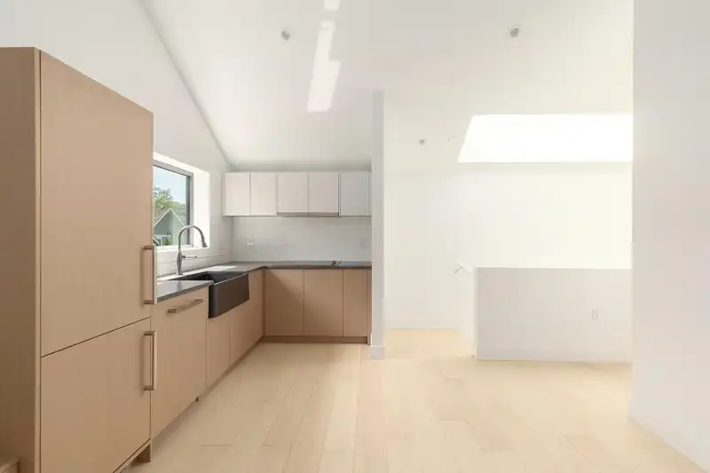 22 W 14TH AVENUE - photo 3 of 19