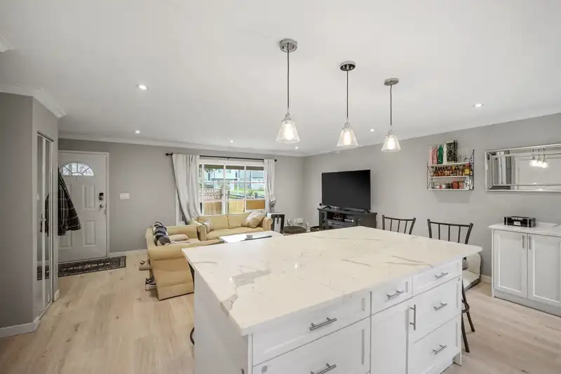 32315 14TH AVENUE - photo 4 of 27