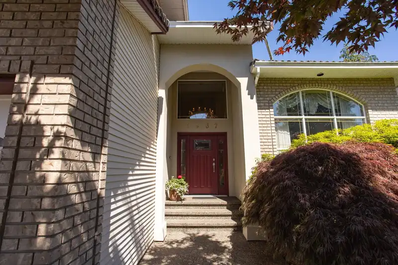 1437 LAMBERT WAY - photo 4 of 39