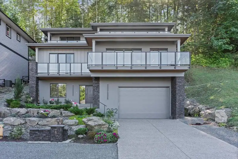 232 51075 FALLS COURT - photo 1 of 36