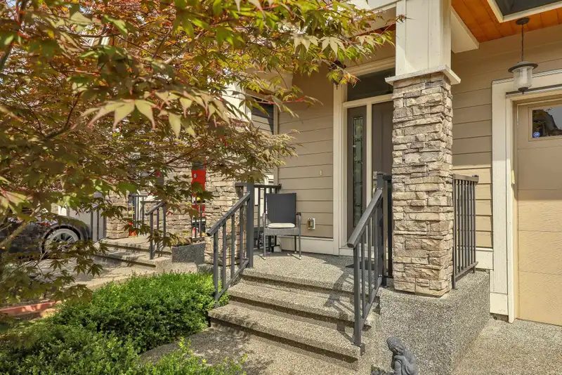 20985 80A AVENUE - photo 2 of 28