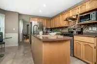 8548 212 STREET - thumbnail 11
