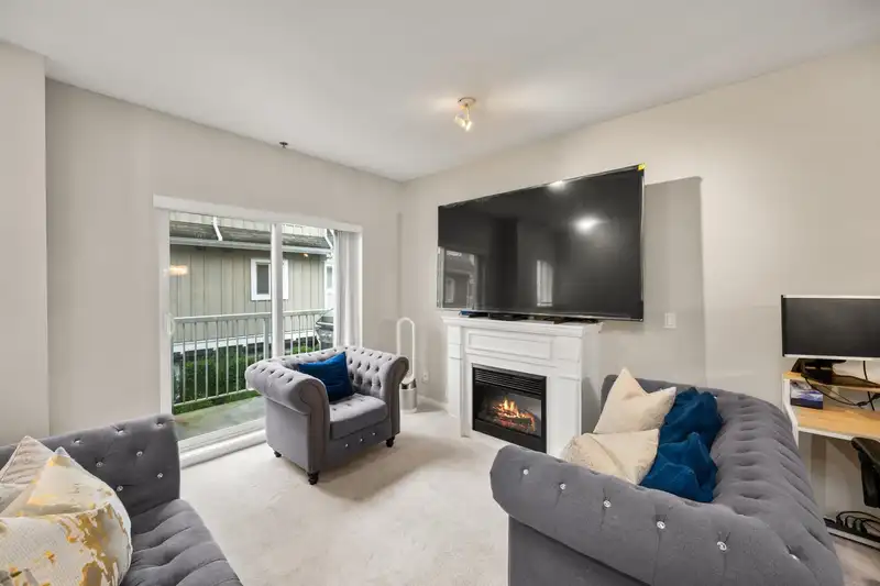 508 1661 FRASER AVENUE - photo 4 of 29
