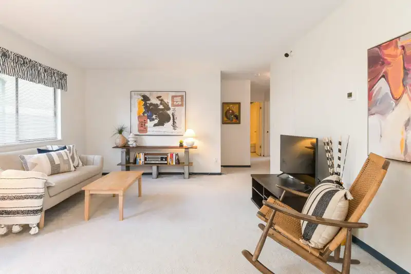 2560 127 STREET - photo 4 of 33