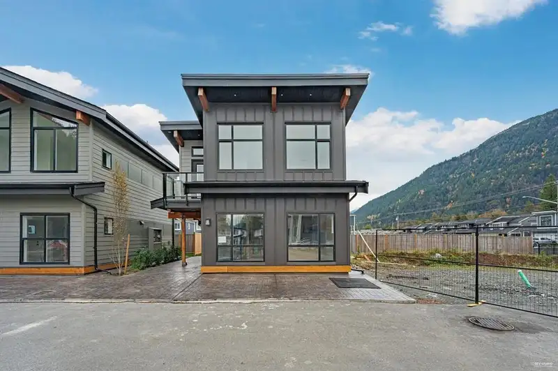 21 798 HOT SPRINGS ROAD - photo 1 of 11