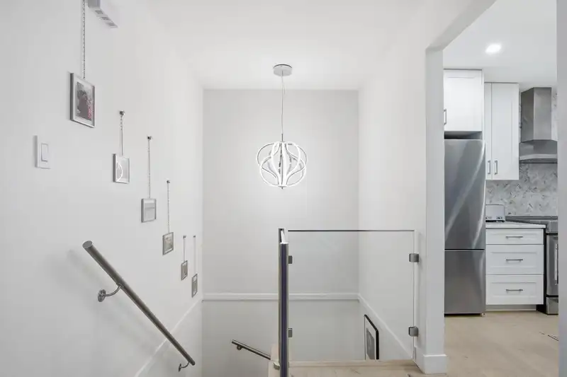 1326 W 7TH AVENUE - photo 4 of 29