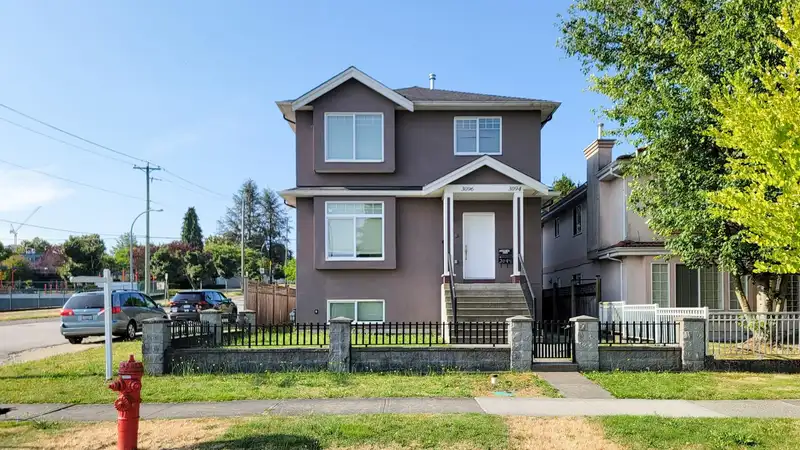 3096 E 26TH AVENUE - photo 1 of 37