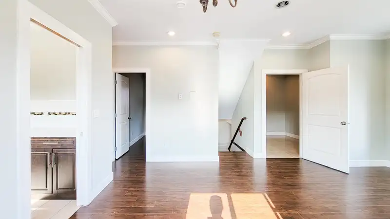 3096 E 26TH AVENUE - photo 4 of 37