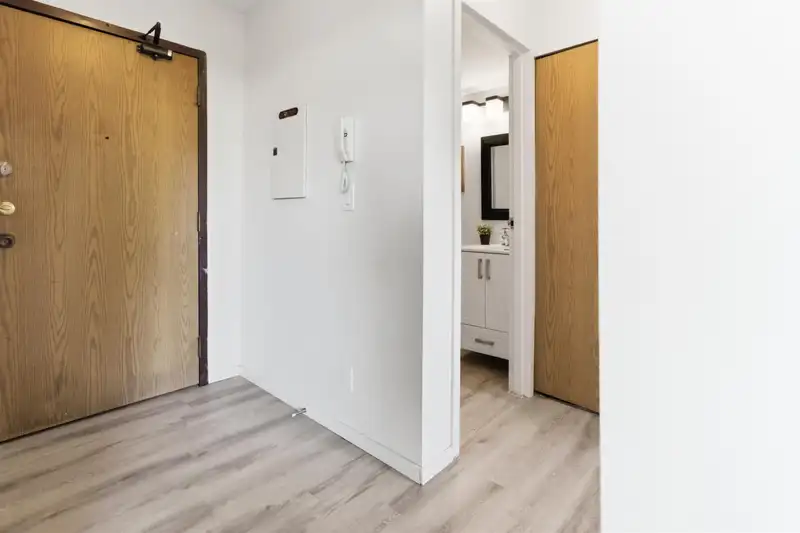 303 1296 W 70TH AVENUE - photo 2 of 14