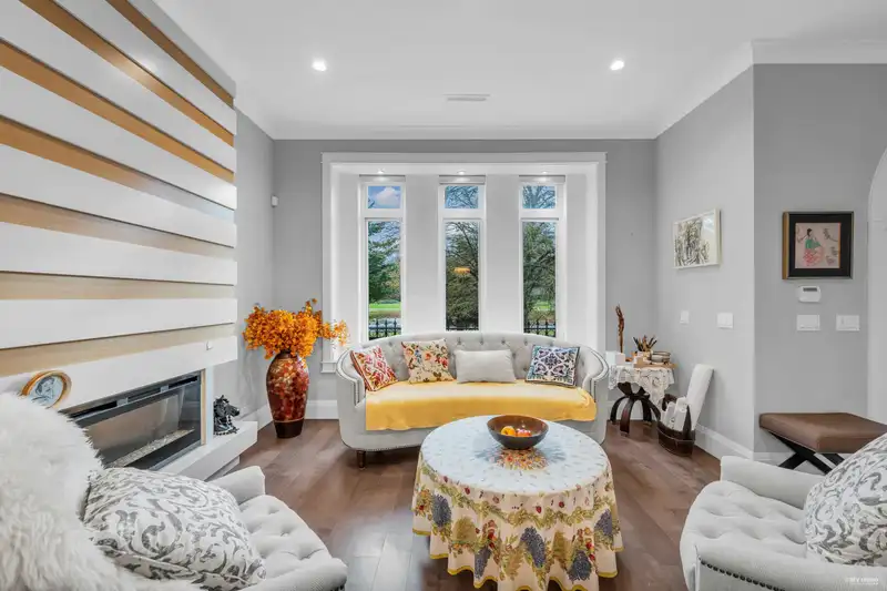 4217 W 16TH AVENUE - photo 4 of 40