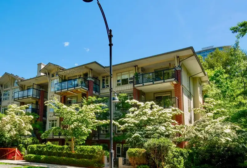 202 200 CAPILANO ROAD - photo 1 of 30