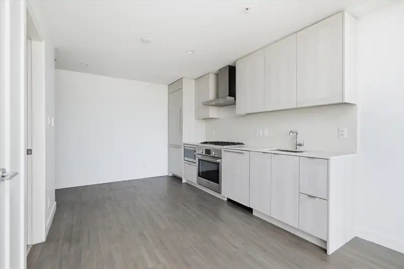602 2351 BETA AVENUE - photo 3 of 28