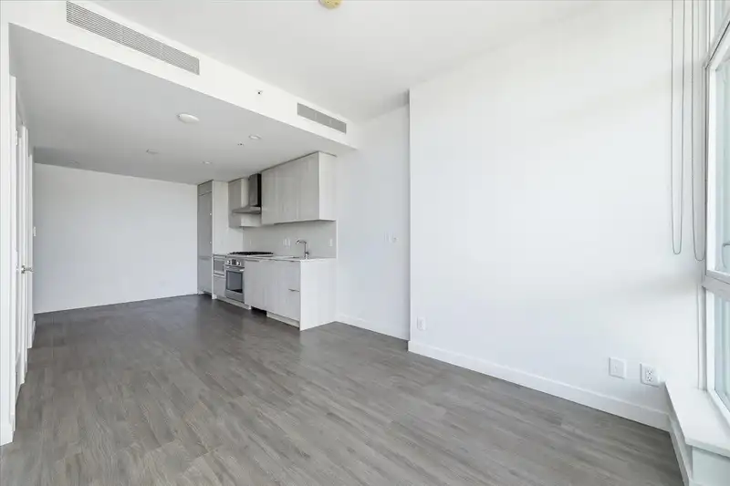 602 2351 BETA AVENUE - photo 4 of 28