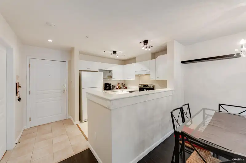 112 1242 TOWN CENTRE BOULEVARD - photo 4 of 26