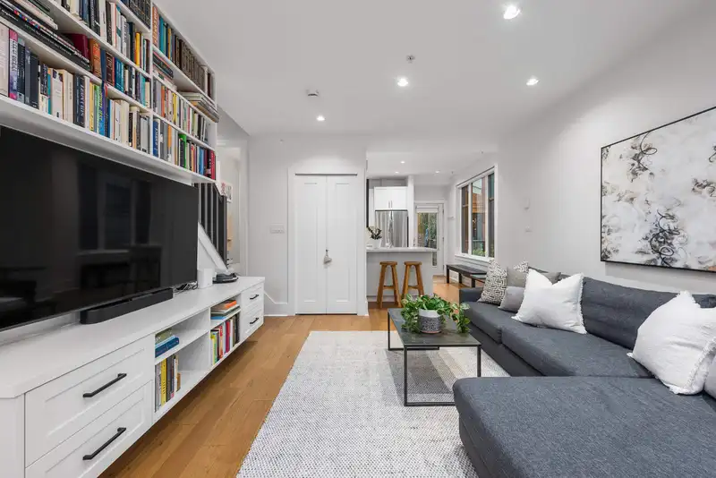 323 E 7TH AVENUE - photo 3 of 28