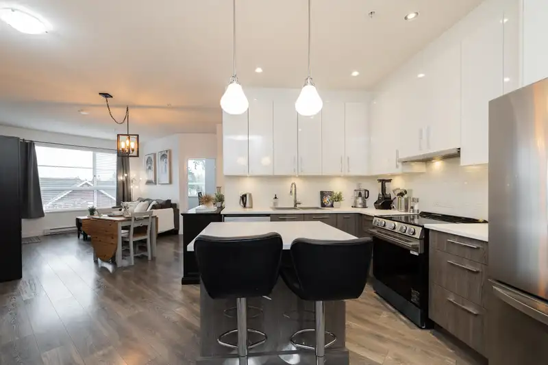 418 20829 77A AVENUE - photo 2 of 32