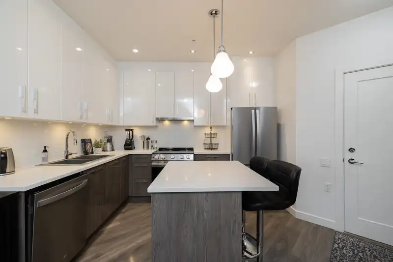 418 20829 77A AVENUE - photo 3 of 32