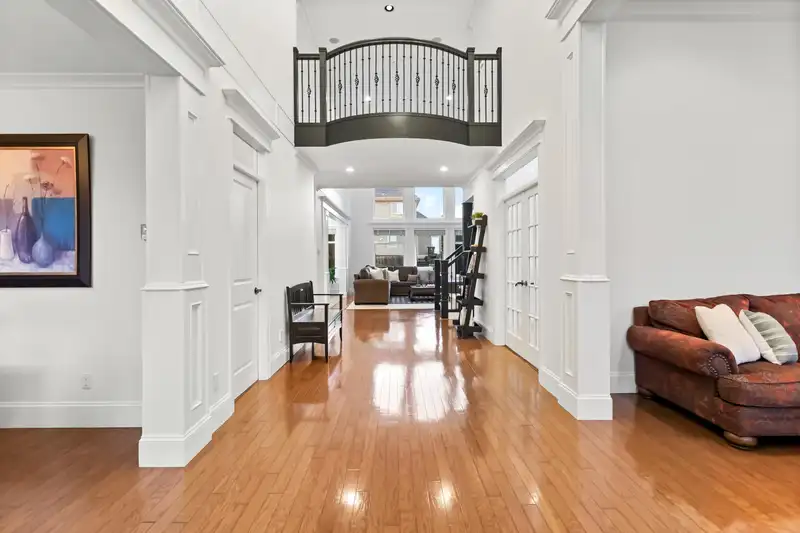 15296 57 AVENUE - photo 4 of 40