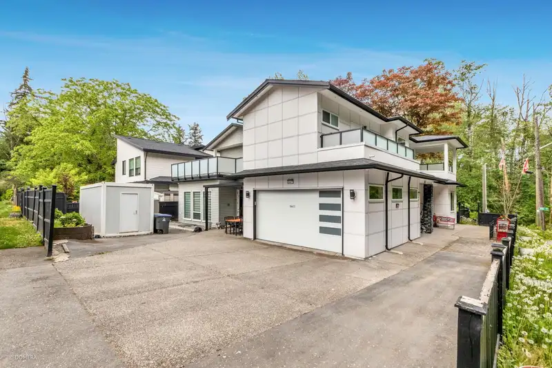 14477 101 AVENUE - photo 3 of 35