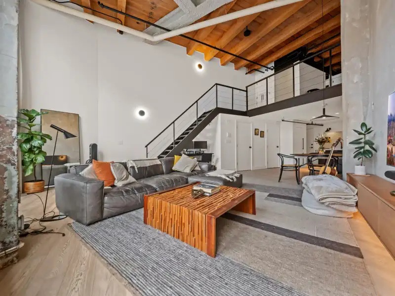 47 E CORDOVA STREET - photo 1 of 32