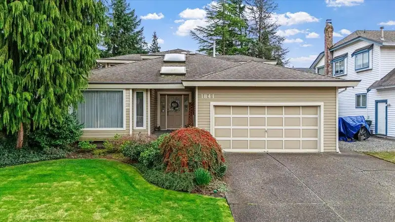 1841 WALNUT CRESCENT - photo 1 of 38
