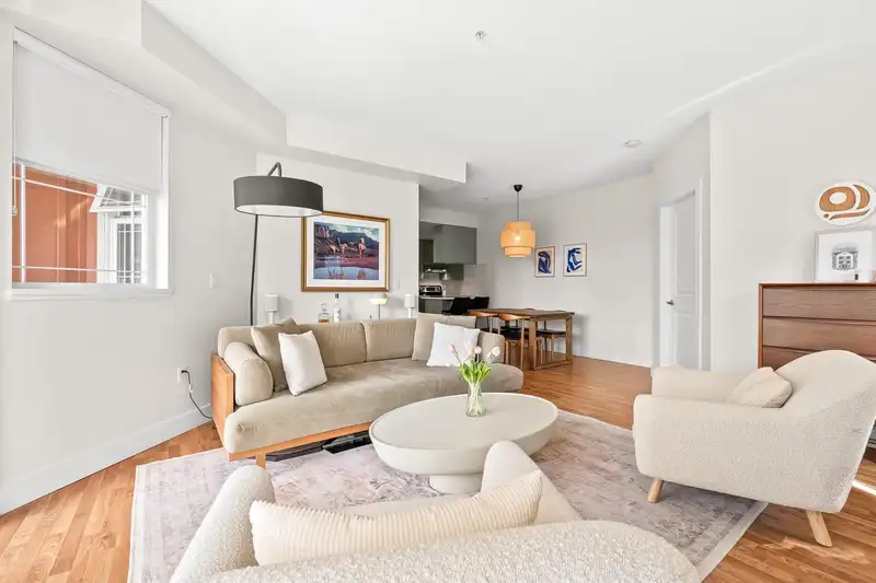 314 15368 16A AVENUE - photo 3 of 25
