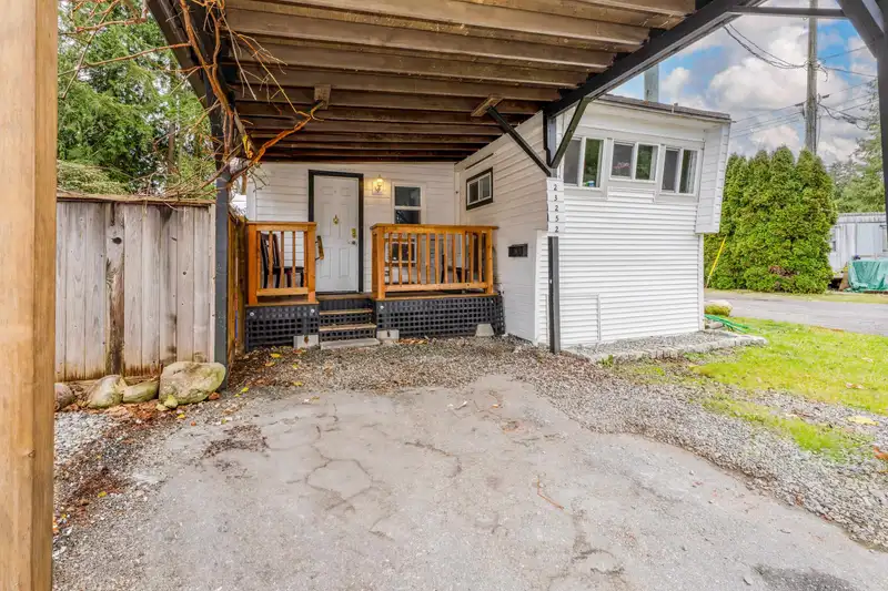 23252 CALVIN CRESCENT - photo 3 of 36