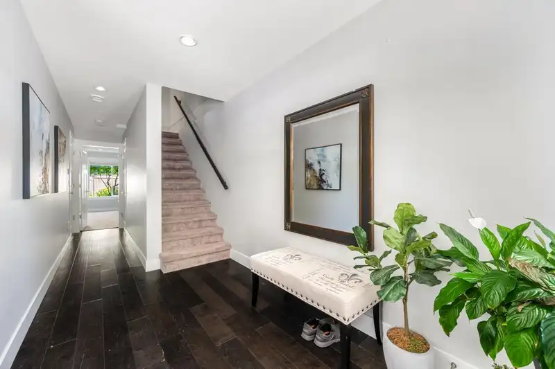 6 23709 111A AVENUE - photo 2 of 23