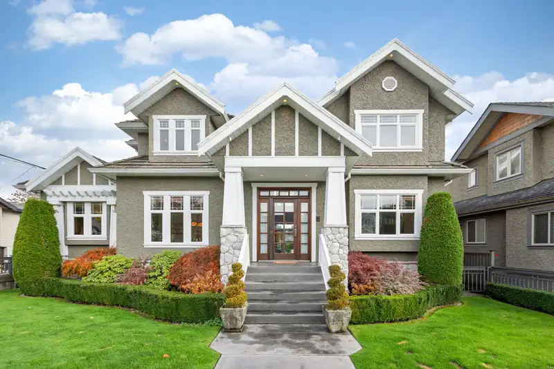 186 MACDONALD AVENUE - photo 1 of 35