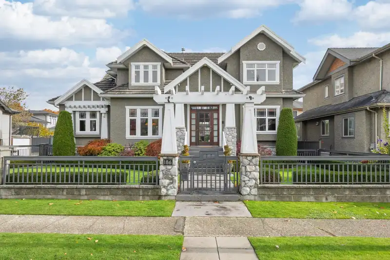 186 MACDONALD AVENUE - photo 2 of 35