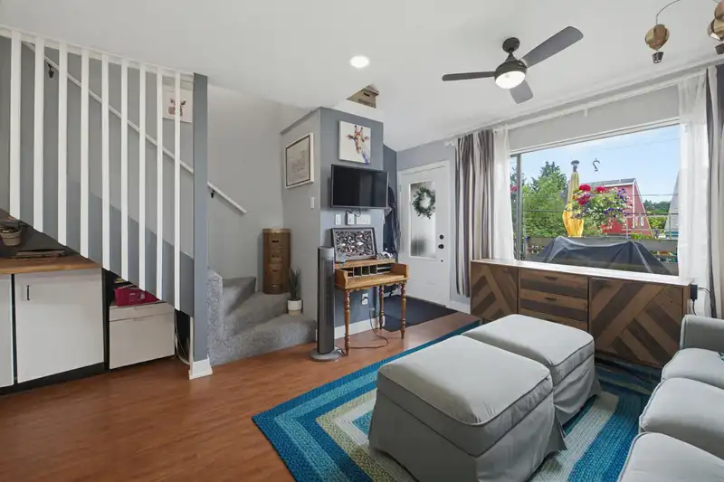 4716 48B STREET - photo 3 of 33