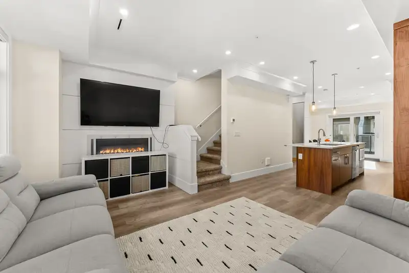 4920 ELLIS LANE - photo 4 of 22
