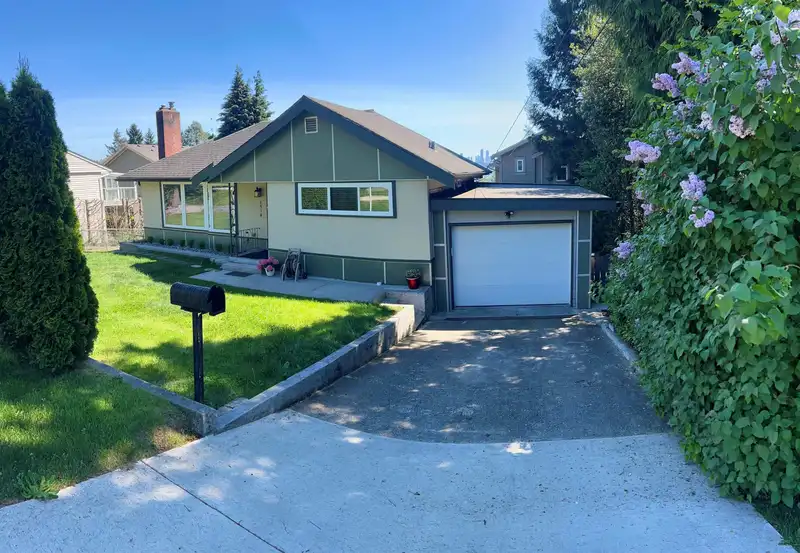 1314 THOMAS AVENUE - photo 1 of 28