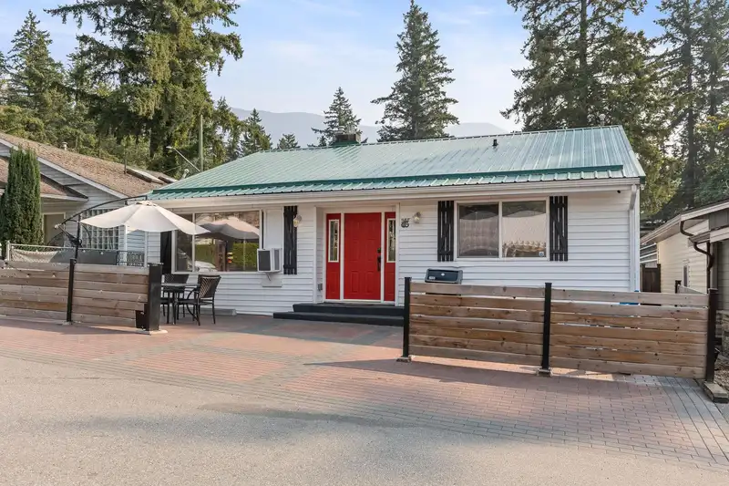 395 ALDER STREET - photo 1 of 31