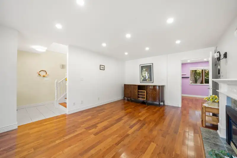 9435 156A STREET - photo 4 of 25