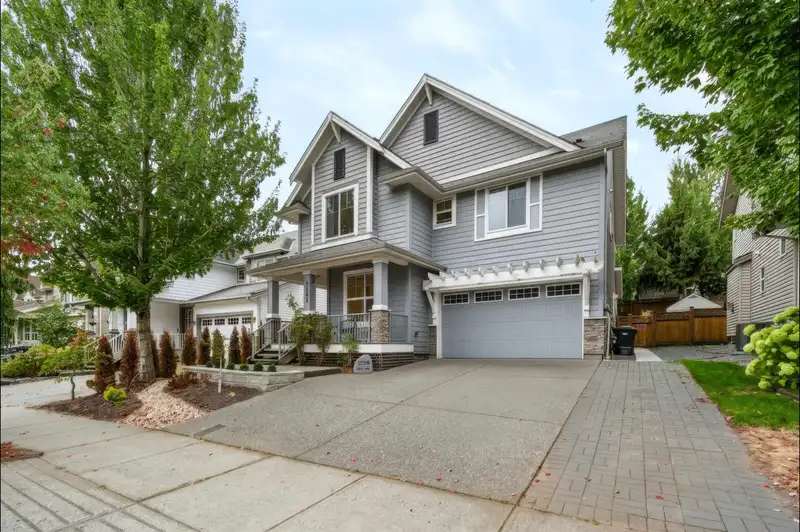 2293 MERLOT BOULEVARD - photo 2 of 40