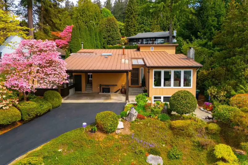2563 ASHURST AVENUE - photo 1 of 40