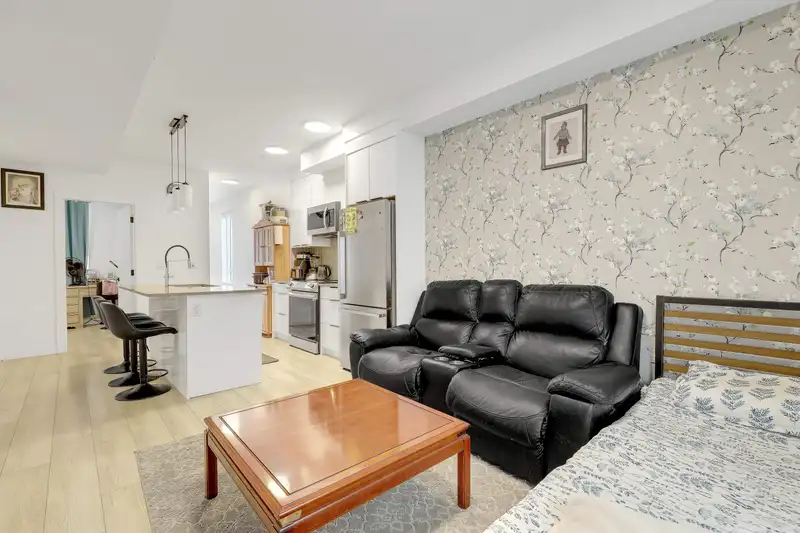 1 18850 72A AVENUE - photo 4 of 21