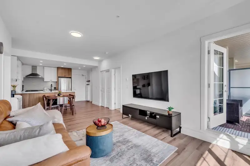 B209 20487 65 AVENUE - photo 2 of 28